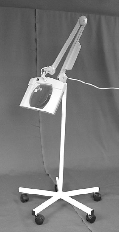 Restaurátorská lampa LL 318