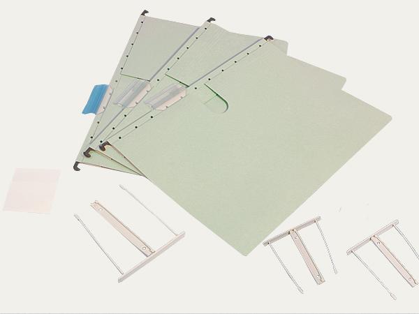 Závěsné složkové desky s úchytným systémem pro archivaci