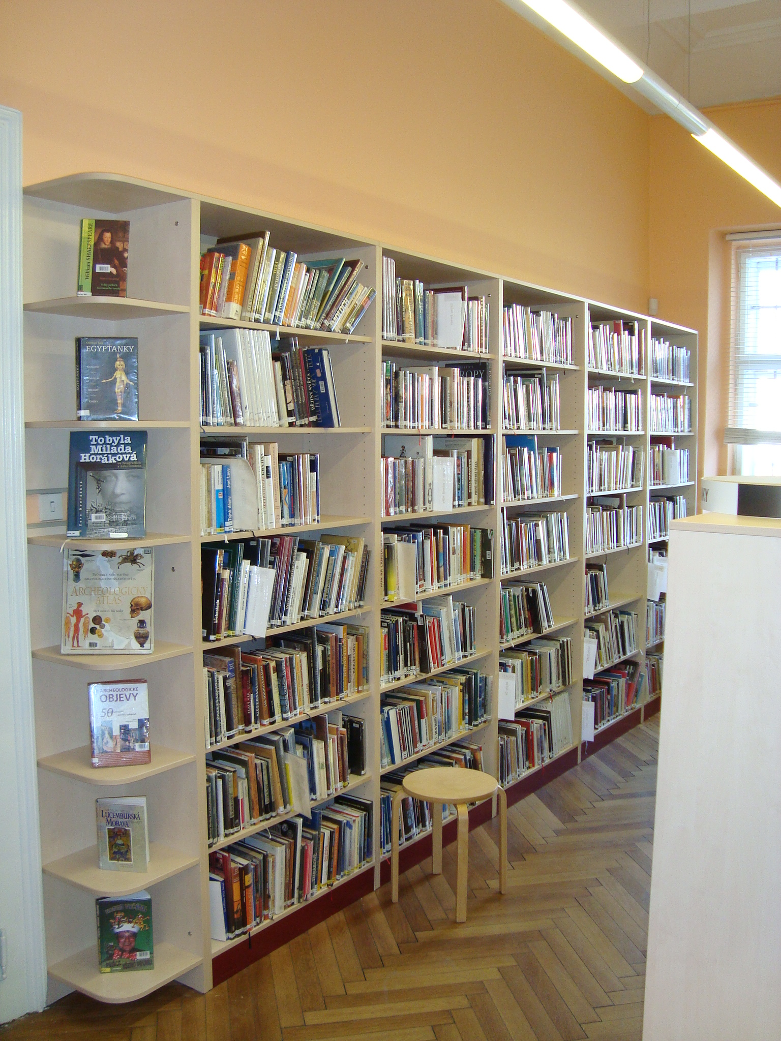 Knihovní regál IDEAL18/25 - jednostranný