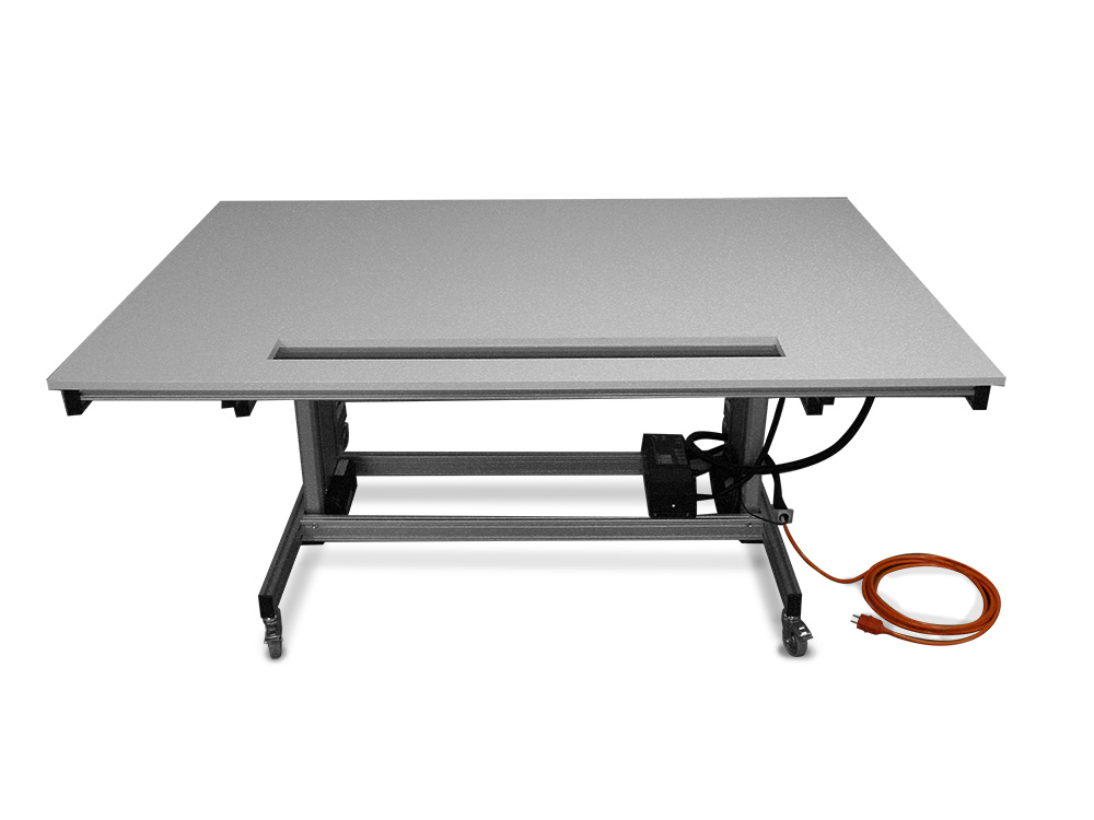 Pracovní stůl s pohyblivými a odjímatelnými segmenty